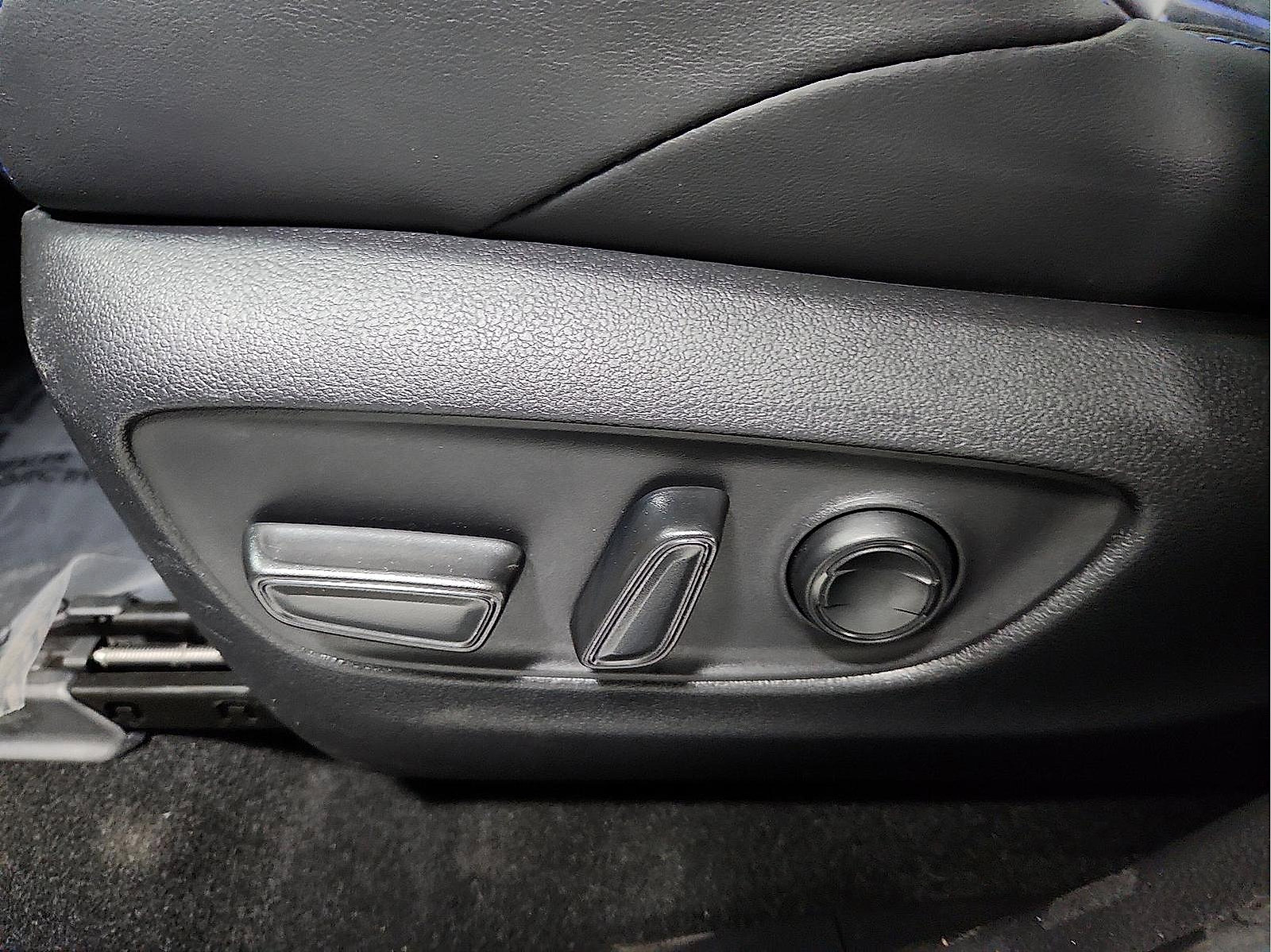 Used 2025 Toyota RAV4 XSE w/ Advanced Technology Package AWD/4WD image 14