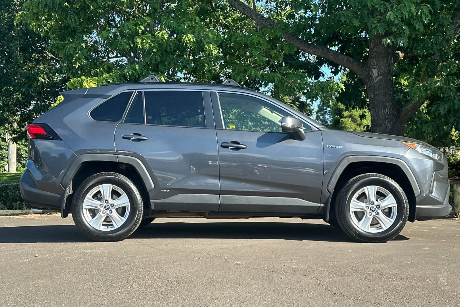 Used 2020 Toyota RAV4 LE w/ All Weather Liner Package AWD/4WD image 8