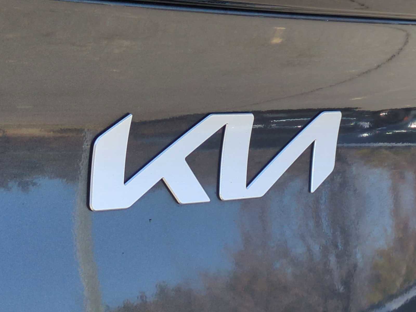 Used 2023 Kia Sportage EX image 12