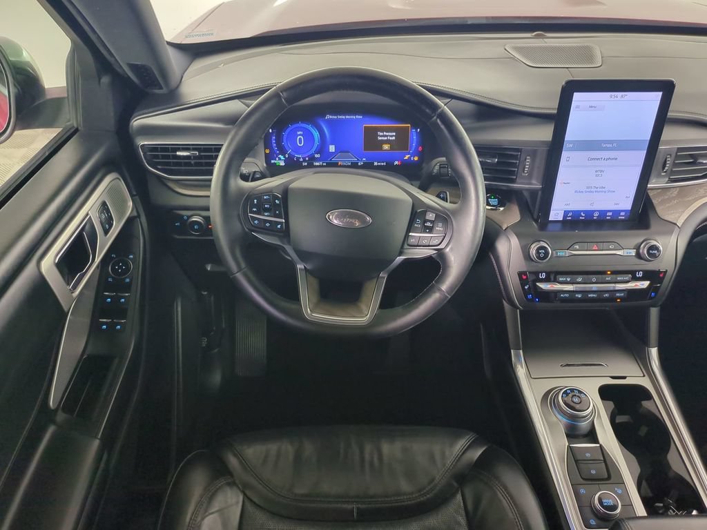 Used 2020 Ford Explorer Platinum w/ Premium Technology Package AWD/4WD image 20