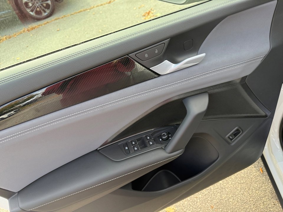 New 2026 Volkswagen Tiguan SE R-Line image 32