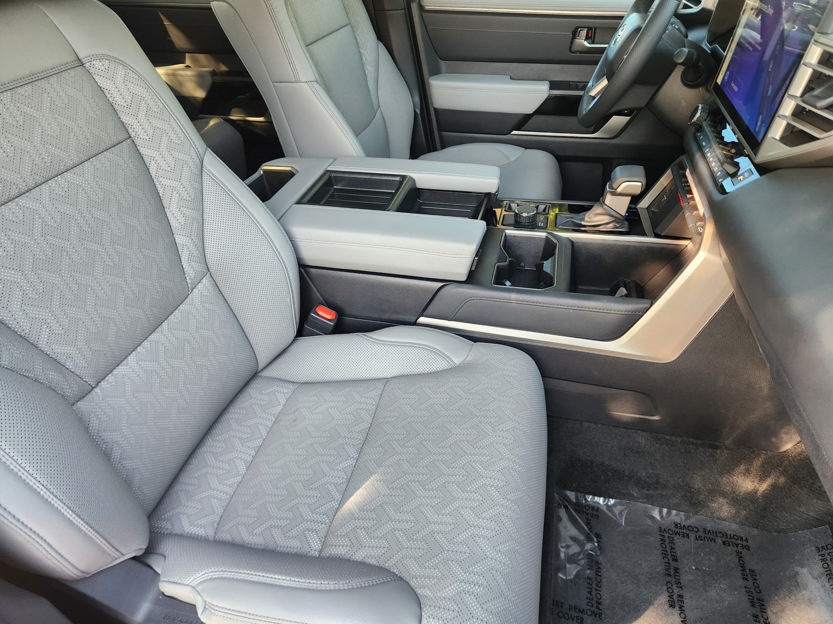 Used 2025 Toyota Tundra Limited AWD/4WD image 6