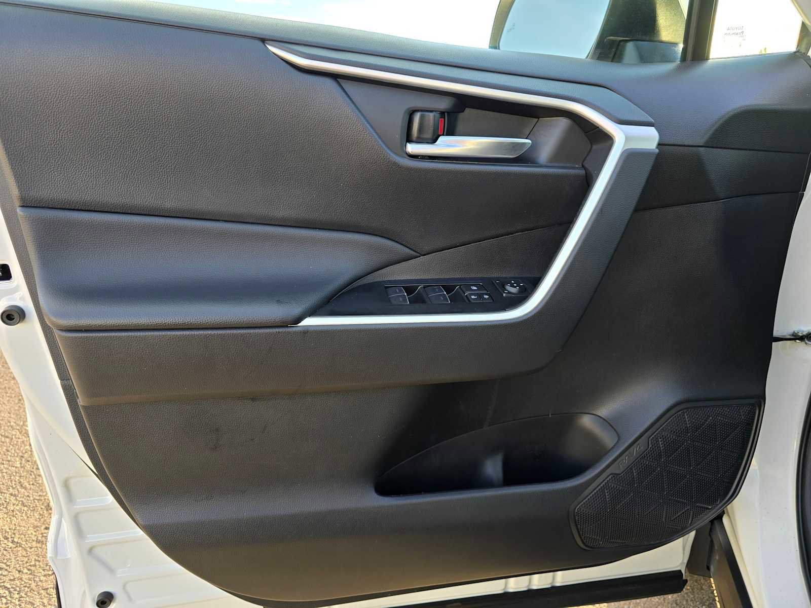 Certified 2024 Toyota RAV4 XLE image 22