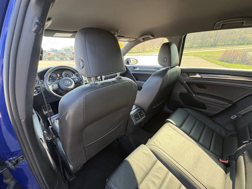 Used 2016 Volkswagen Golf 4-Door image 17