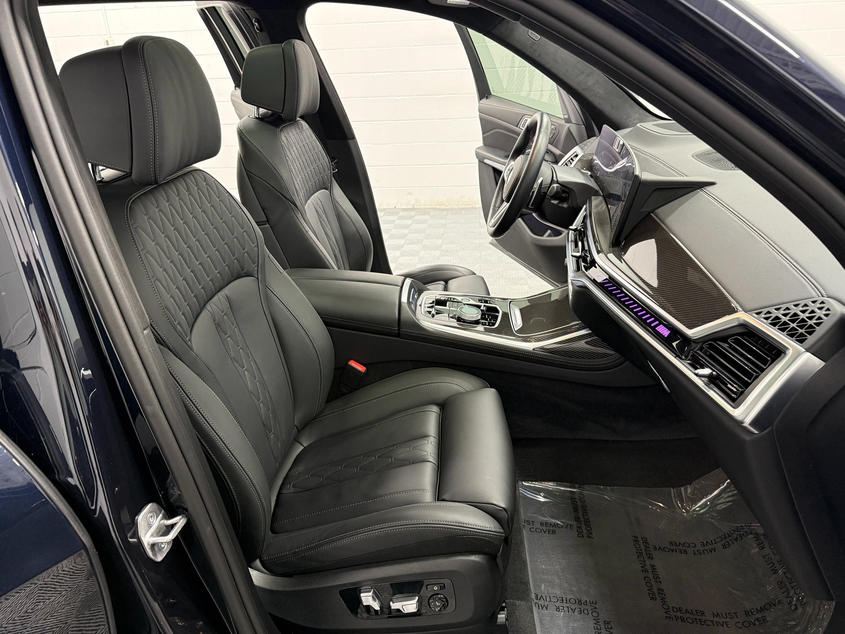 Used 2024 BMW X7 M60i AWD/4WD image 23