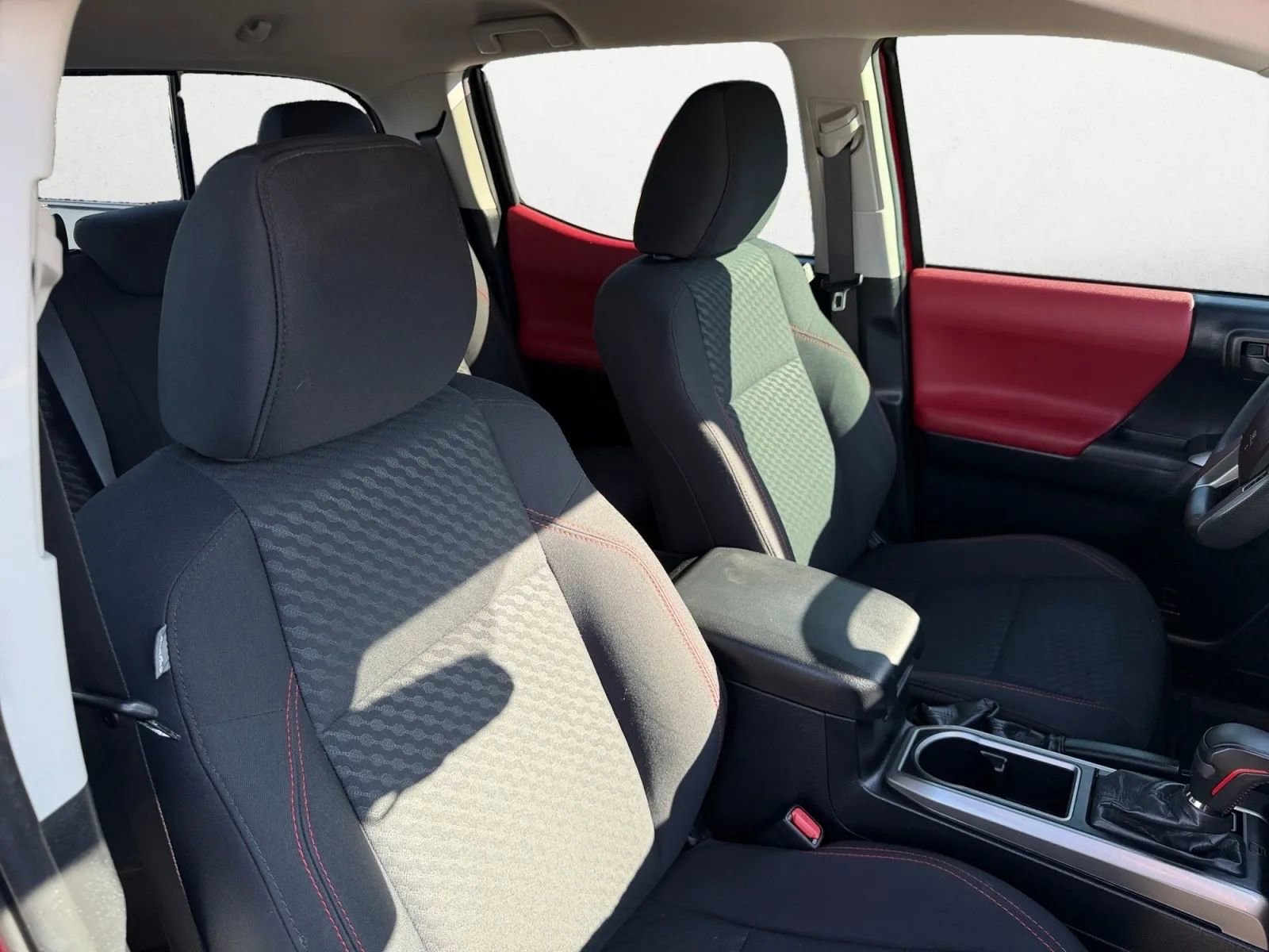 Used 2021 Toyota Tacoma SR5 RWD image 27