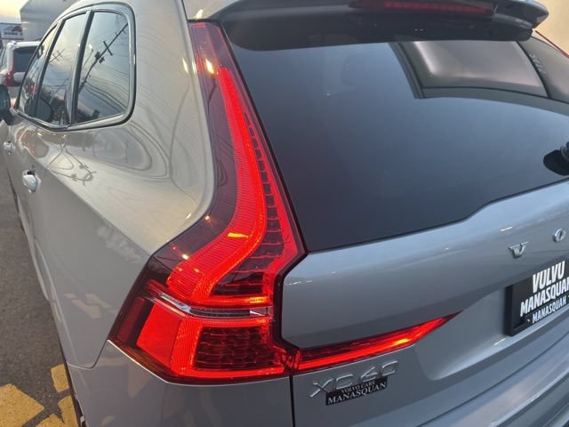 Certified 2025 Volvo XC60 B5 Plus AWD/4WD image 10