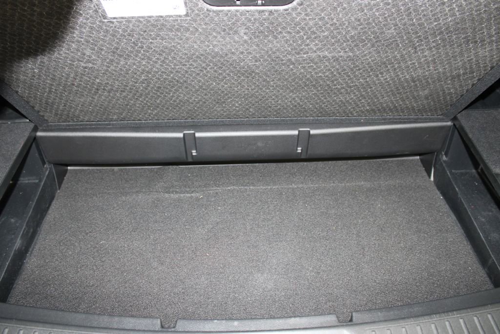 Used 2023 Ford Explorer XLT w/ Equipment Group 202A image 31