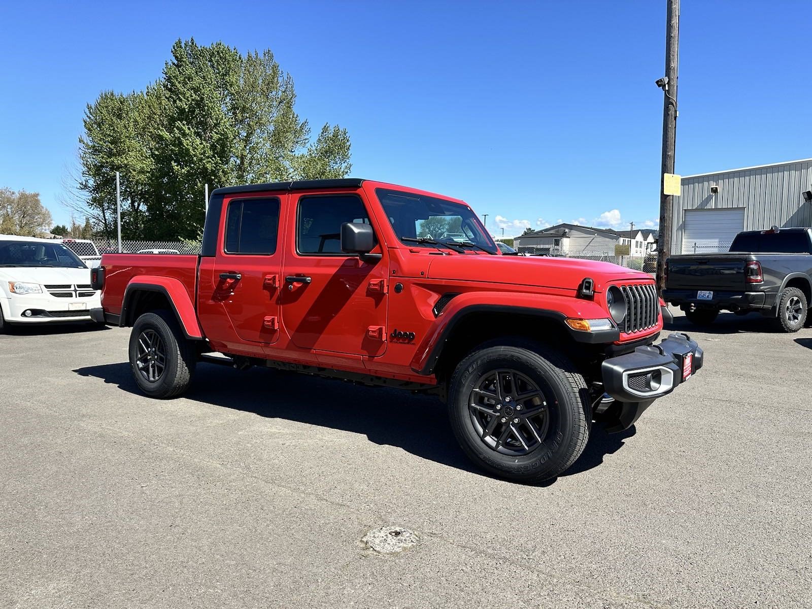 New 2024 Jeep Gladiator Sport image 7