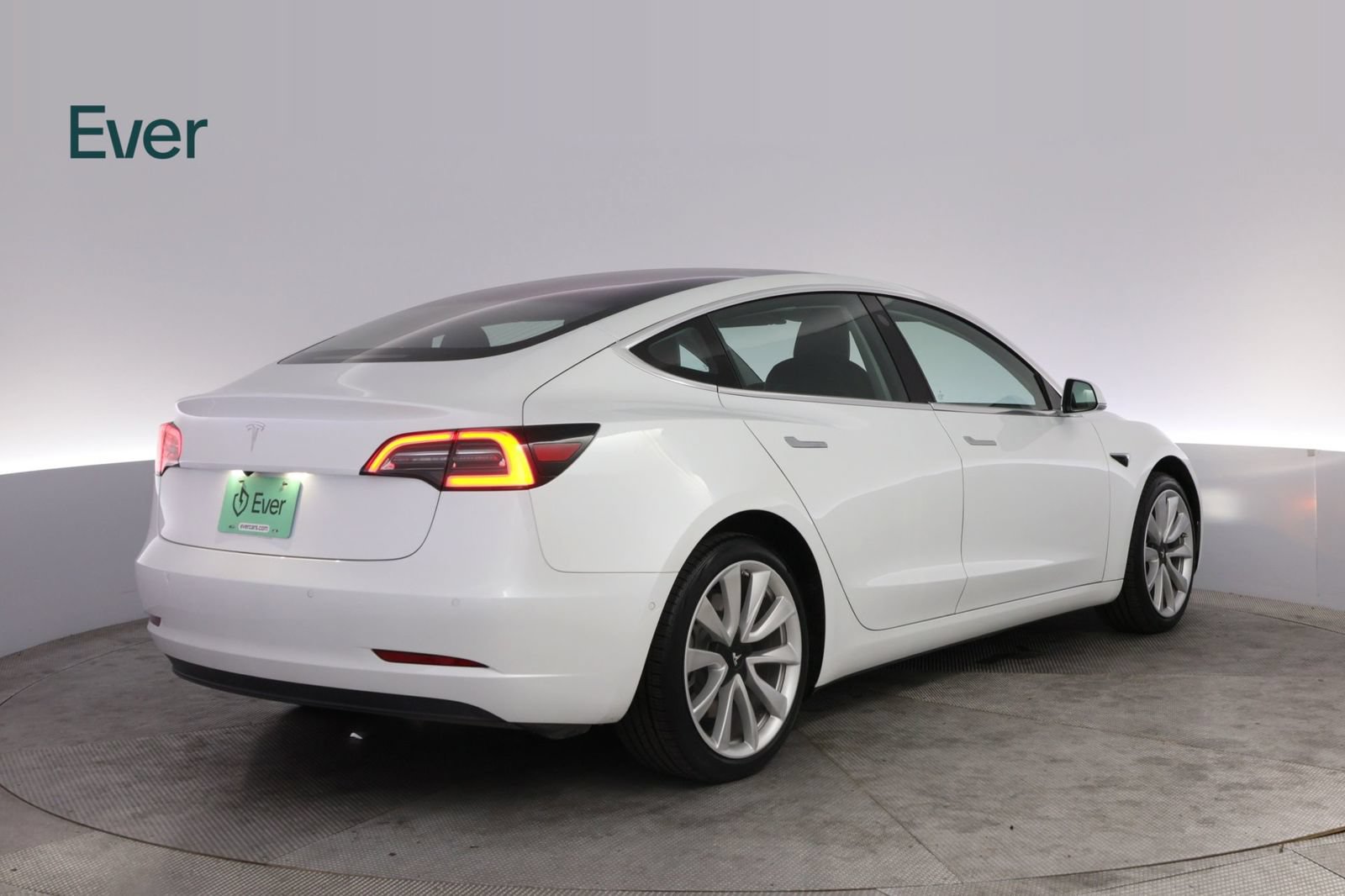Used 2018 Tesla Model 3 Long Range RWD image 3