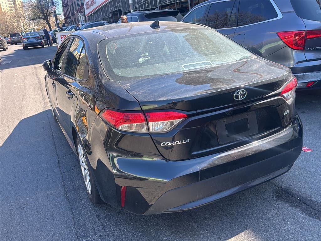 Used 2021 Toyota Corolla LE image 5
