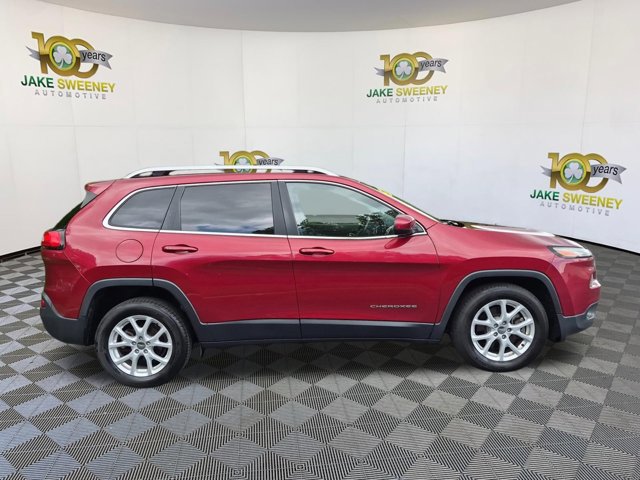 Used 2017 Jeep Cherokee Latitude w/ Trailer Tow Group FWD image 11
