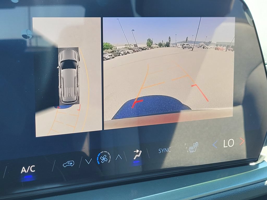 New 2026 Chevrolet Traverse LT w/ Enhanced Driving Package FWD image 15