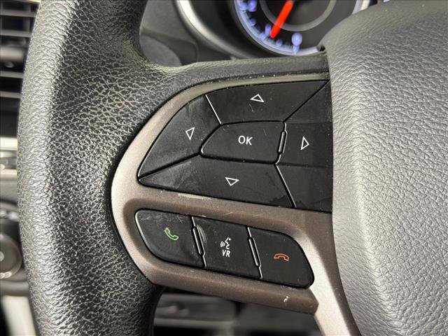 Used 2019 Jeep Cherokee Latitude w/ Popular Appearance Group FWD image 24