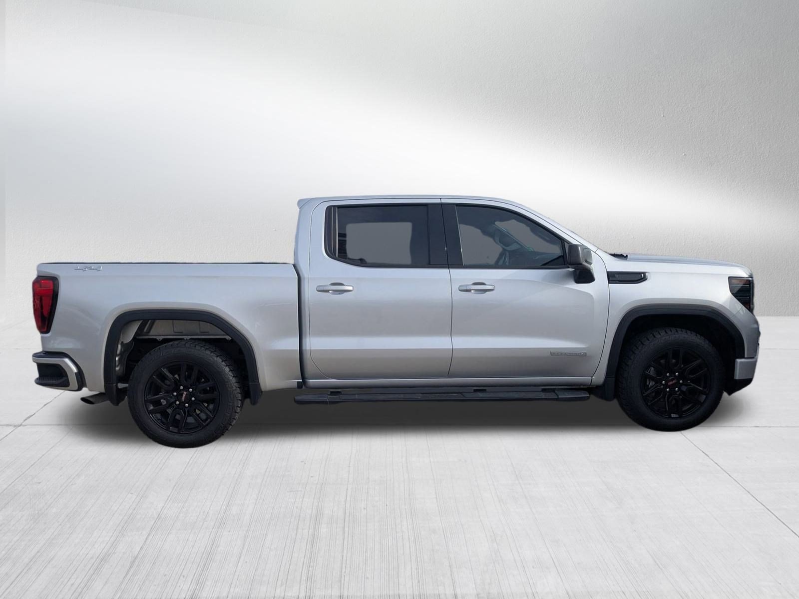 Used 2022 GMC Sierra 1500 Elevation w/ LPO, Elevation Black Package image 7