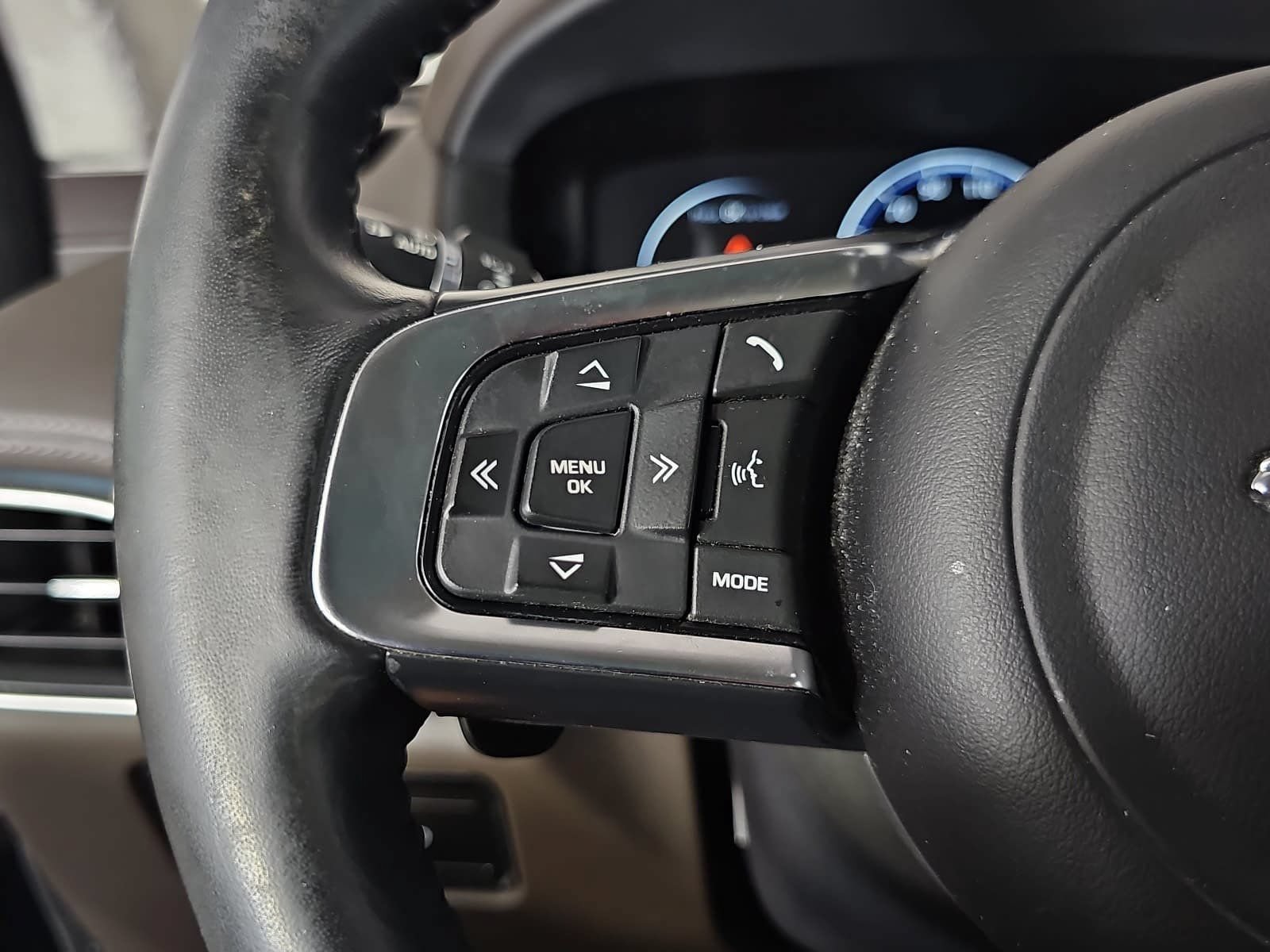 Used 2018 Jaguar F-PACE Portfolio AWD/4WD image 17