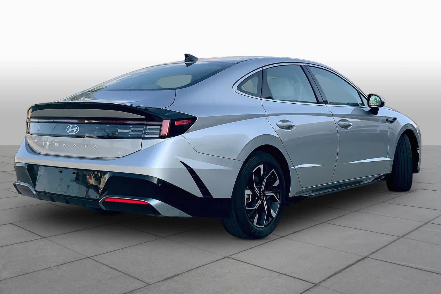 Certified 2025 Hyundai Sonata SEL FWD image 12