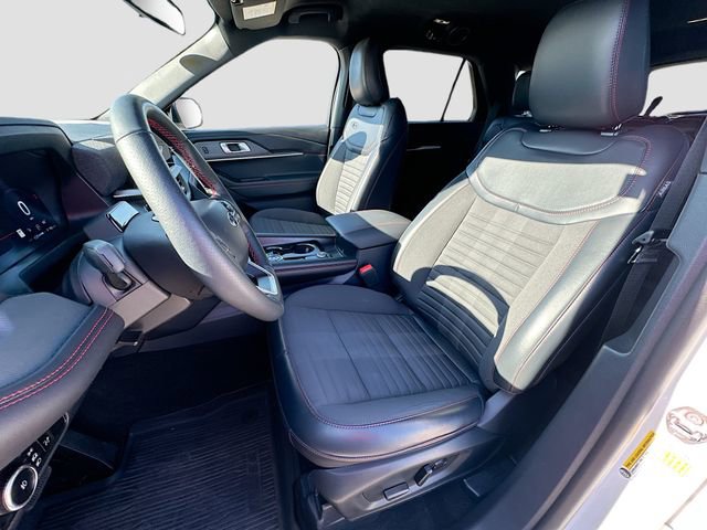Used 2025 Ford Explorer ST-Line RWD image 19