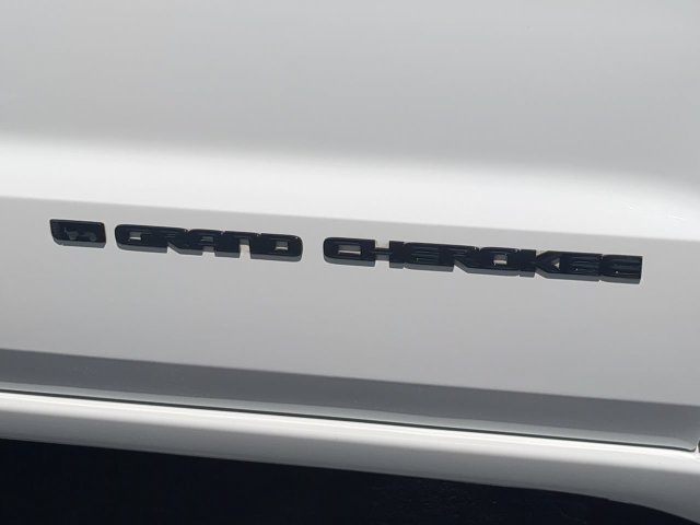 Used 2022 Jeep Grand Cherokee Laredo X RWD image 13