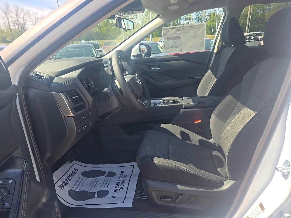 New 2026 Nissan Rogue SV image 9