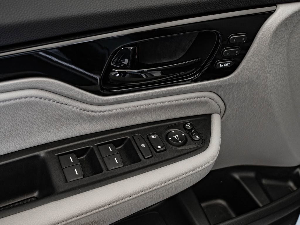 Used 2024 Honda Odyssey Elite image 26