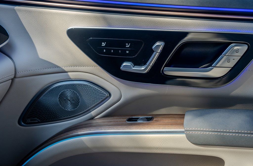 Used 2023 Mercedes-Benz EQS 580 4MATIC Sedan image 14