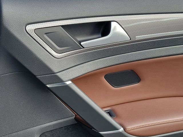 Used 2017 Volkswagen Golf Alltrack S image 9