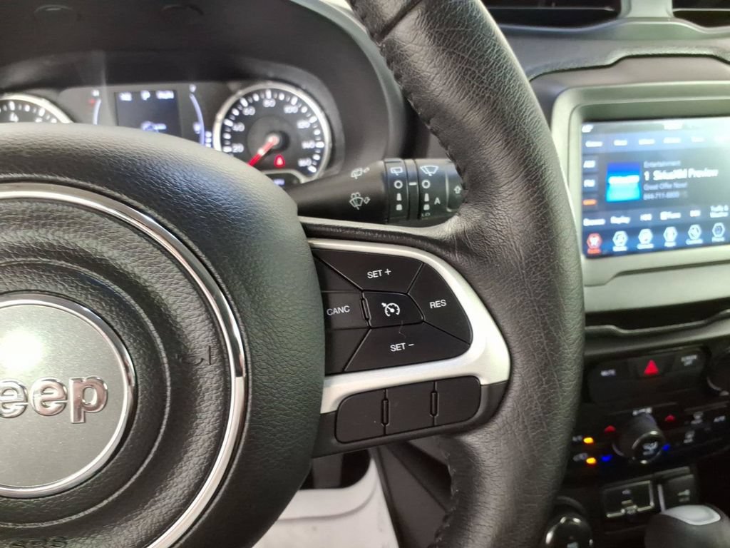 Used 2020 Jeep Renegade Latitude w/ Cold Weather Group AWD/4WD image 16