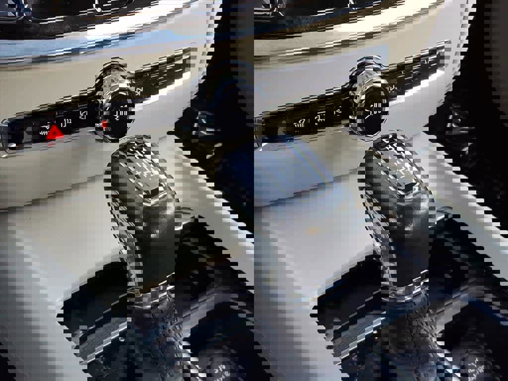 Used 2020 Volvo S60 T6 Momentum image 21