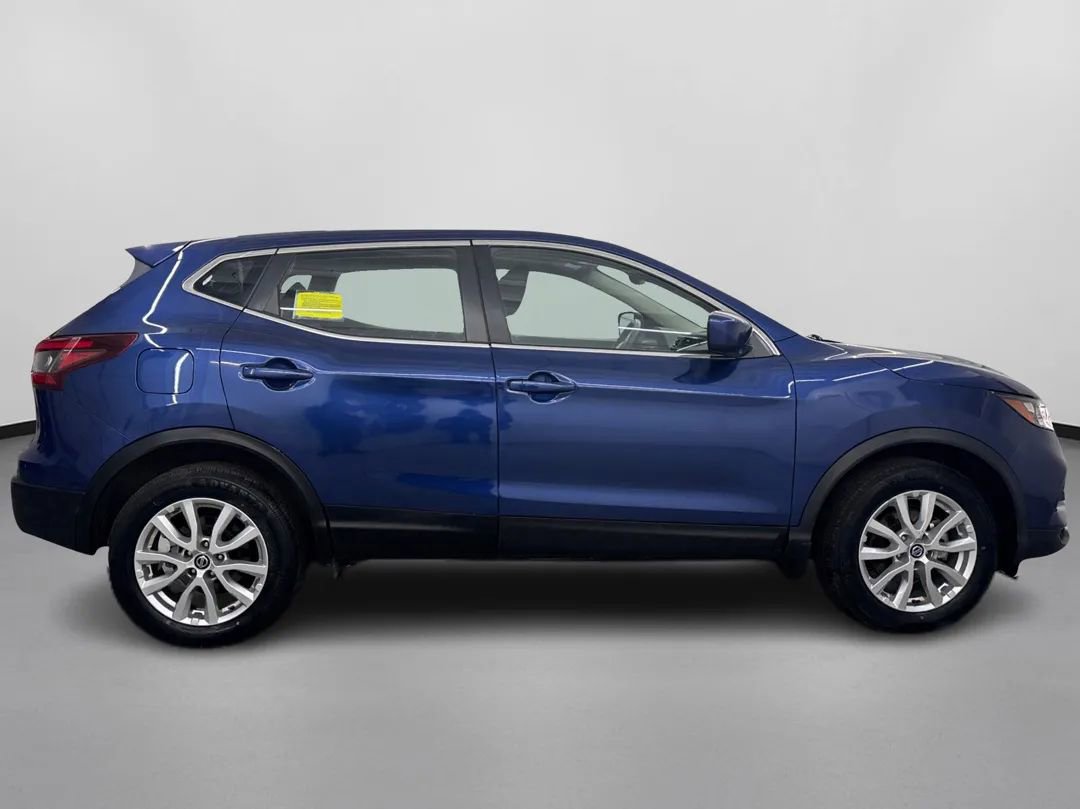 Used 2022 Nissan Rogue Sport S image 11