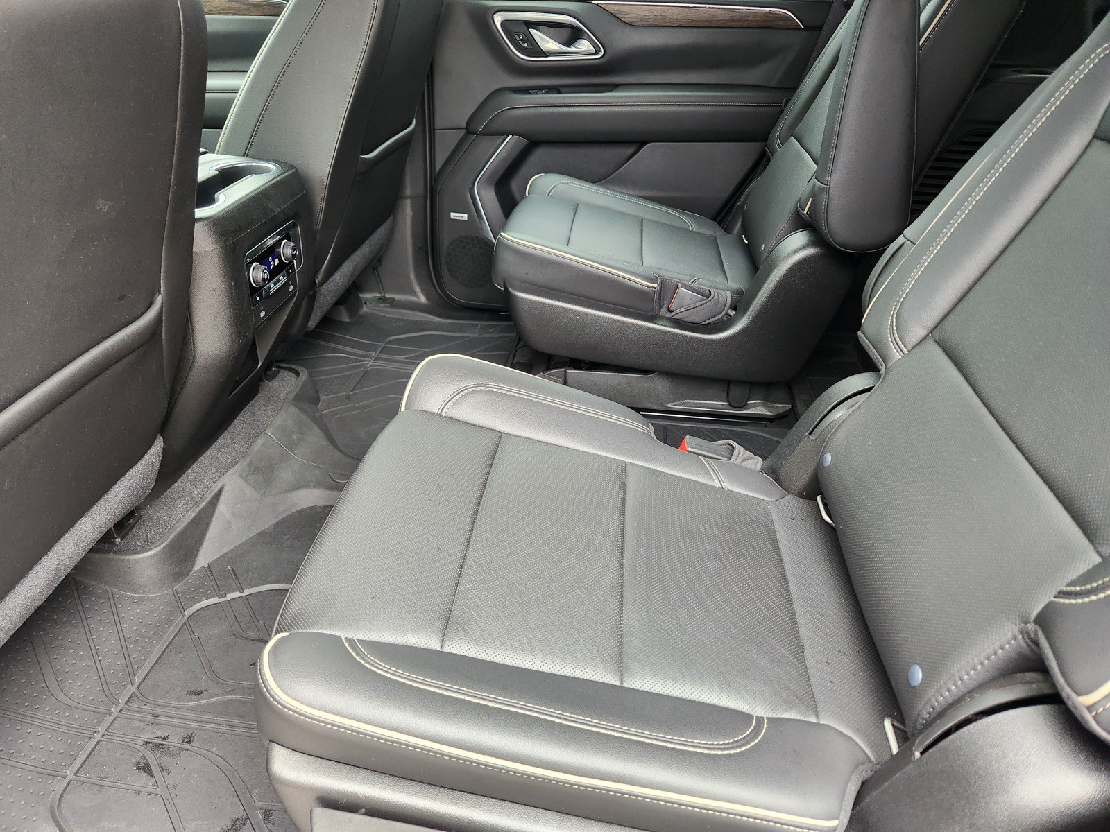 Used 2021 Chevrolet Tahoe Premier RWD image 12