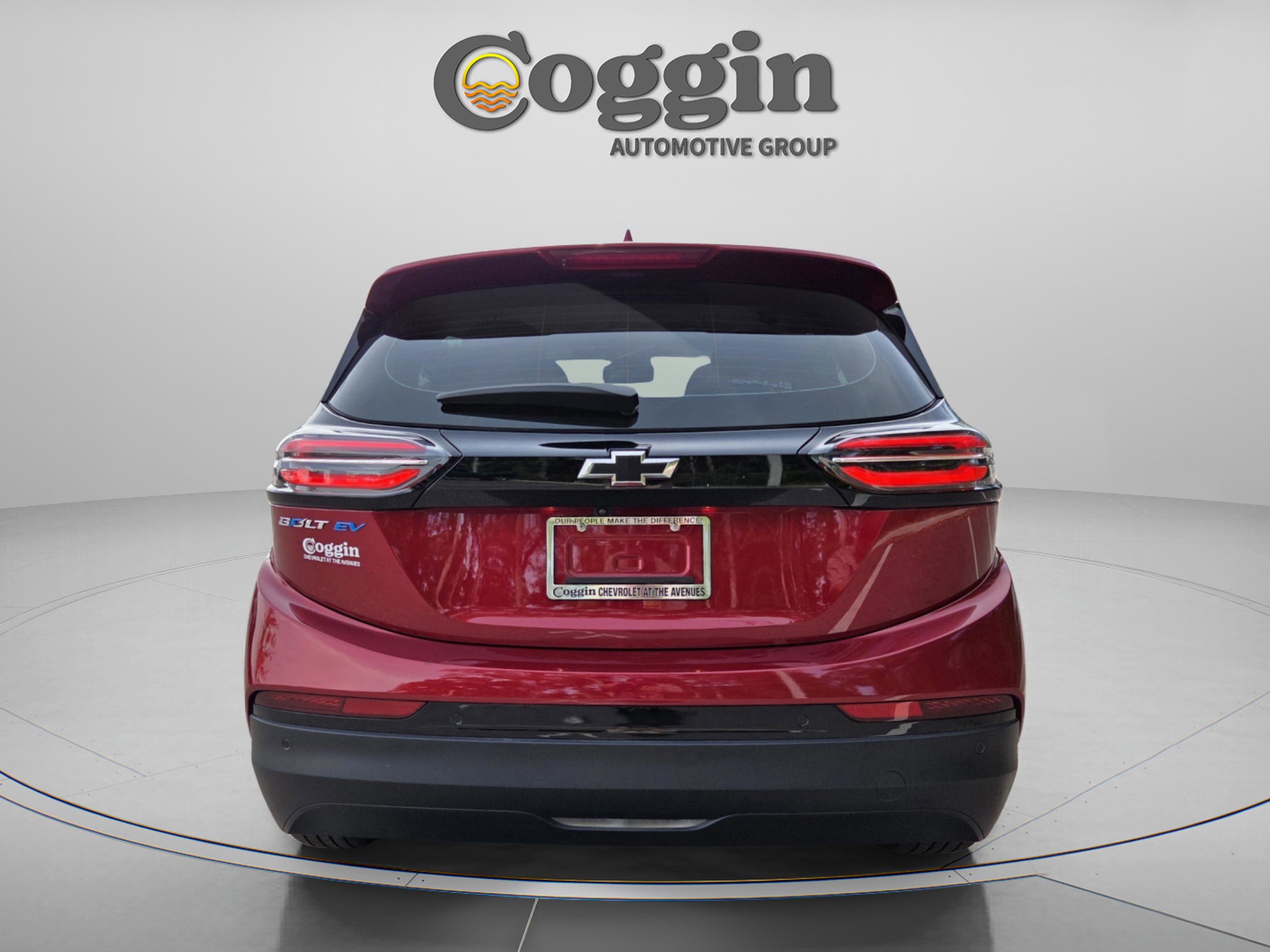 Certified 2023 Chevrolet Bolt LT w/ Infotainment Package FWD image 4