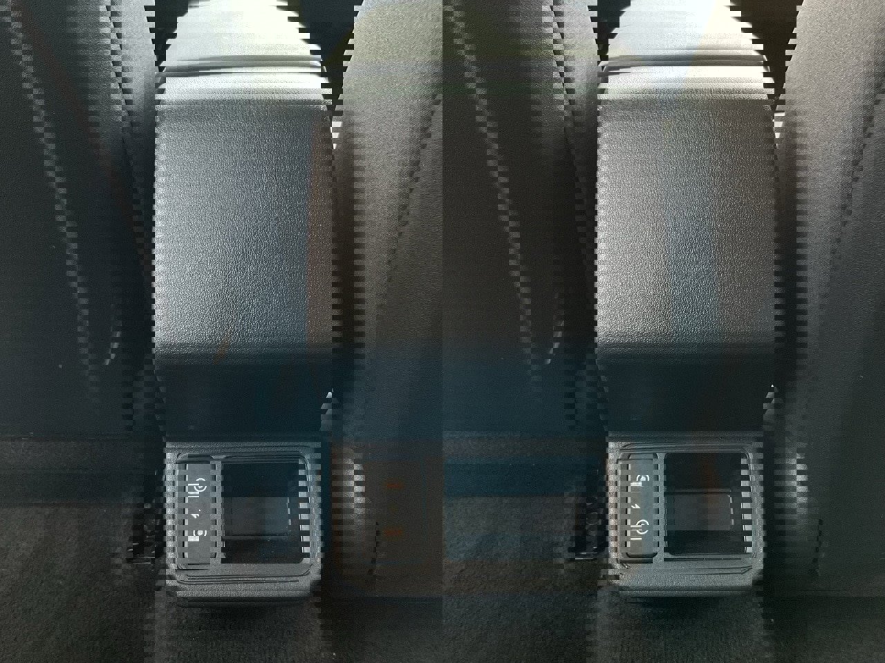 Used 2025 Kia K4 LXS image 18