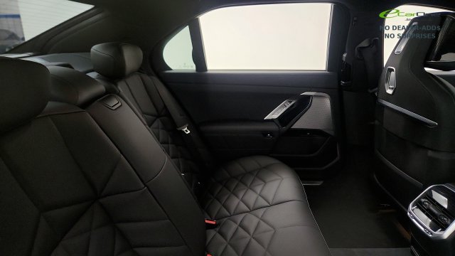Used 2025 BMW 740i RWD image 37