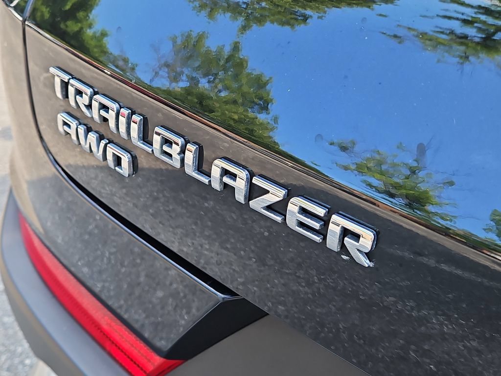 Used 2023 Chevrolet TrailBlazer LT w/ Convenience Package AWD/4WD image 7