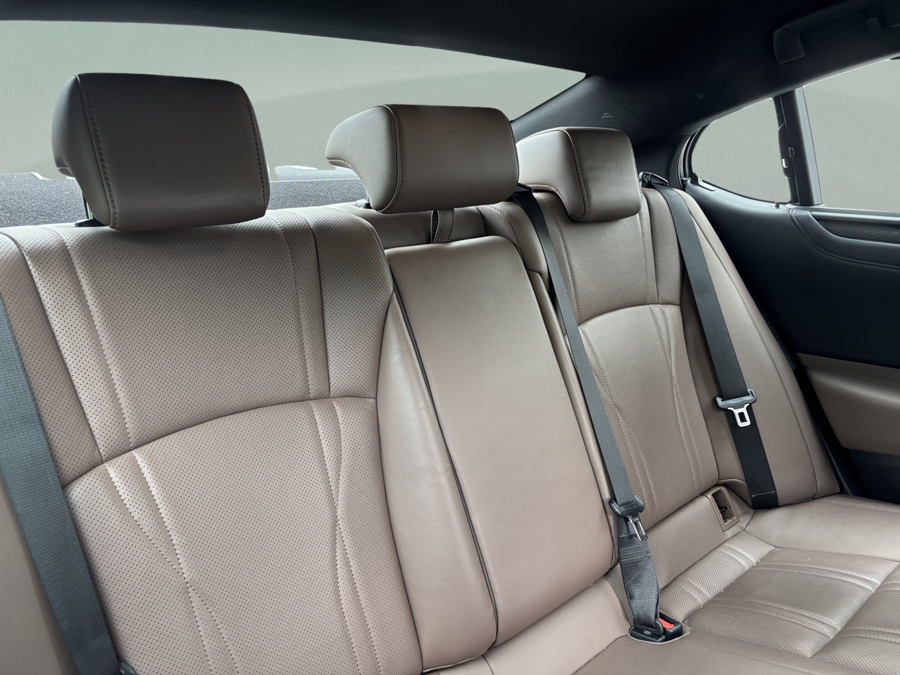 Used 2024 Lexus ES 300h Ultra Luxury w/ Accessory Package (Z2) FWD image 27