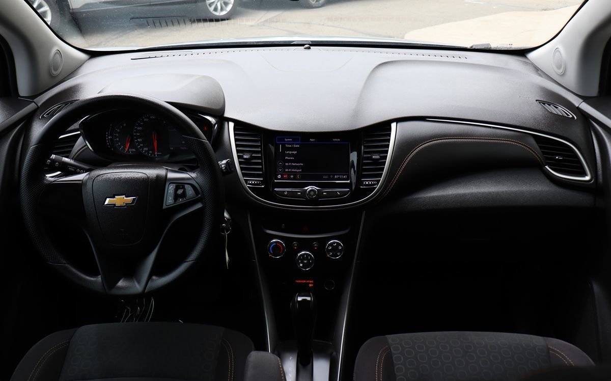 Used 2020 Chevrolet Trax LS FWD image 32