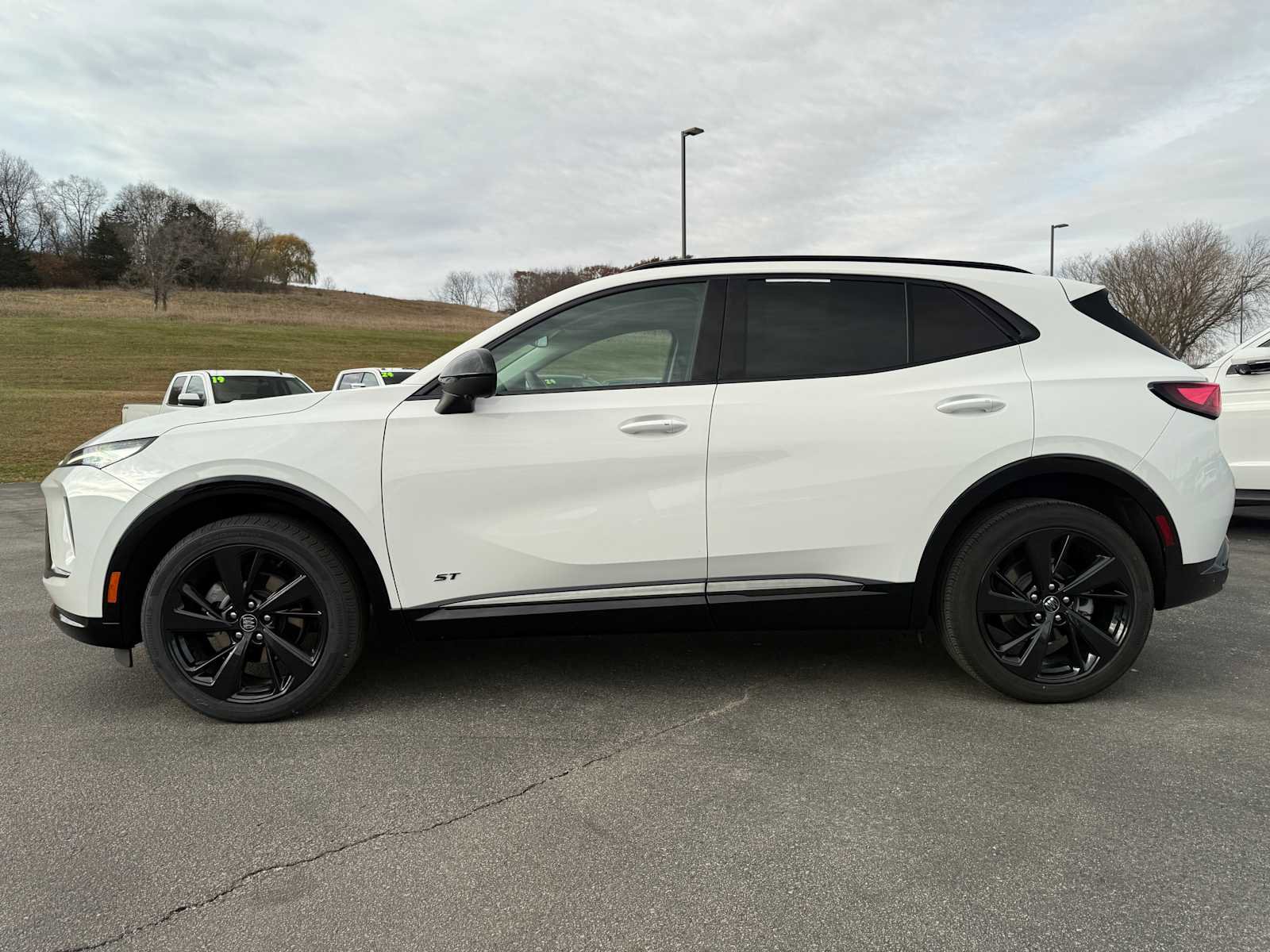 Used 2025 Buick Envision Sport Touring image 9