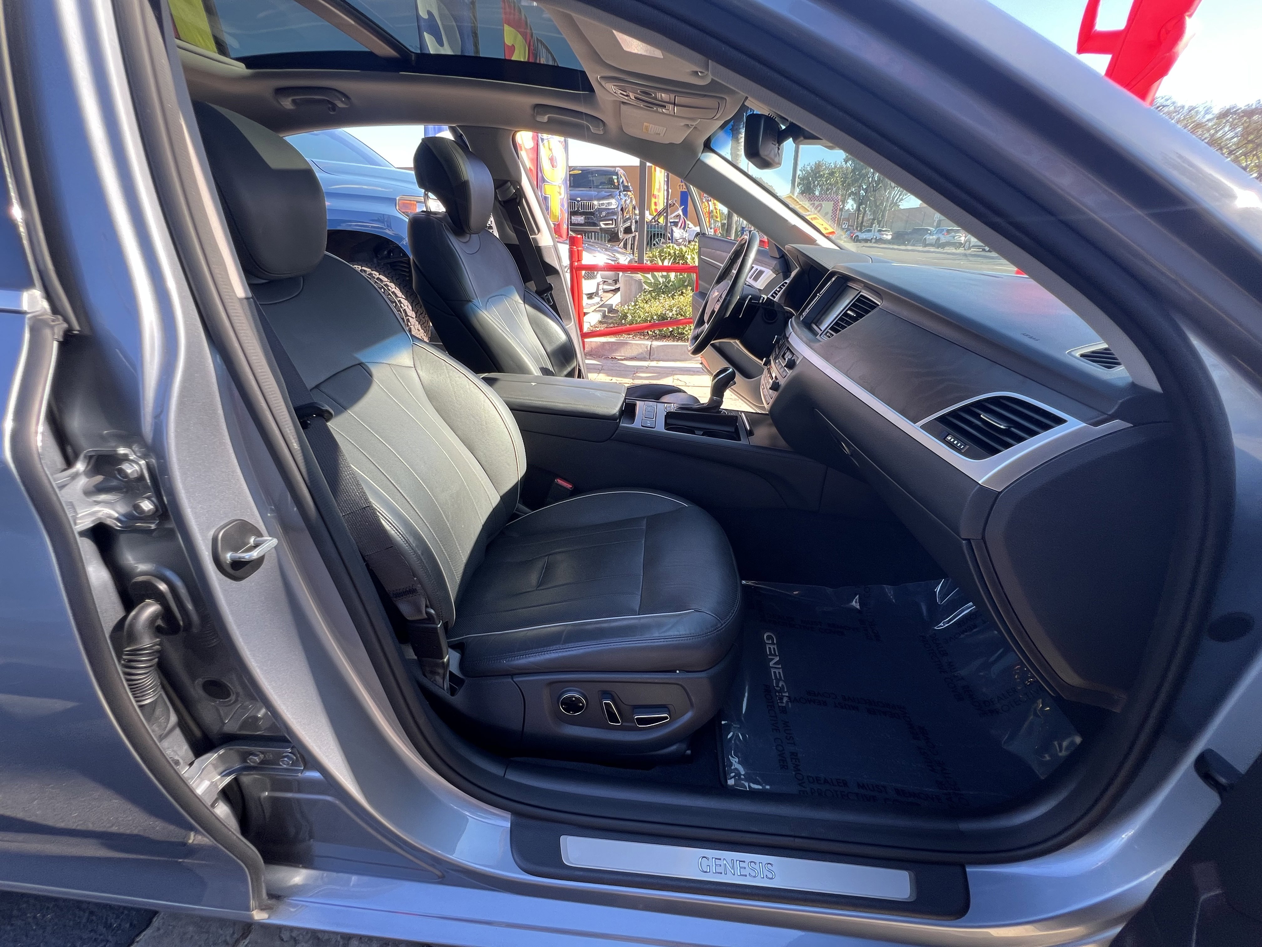 Used 2015 Hyundai Genesis 5.0 image 33