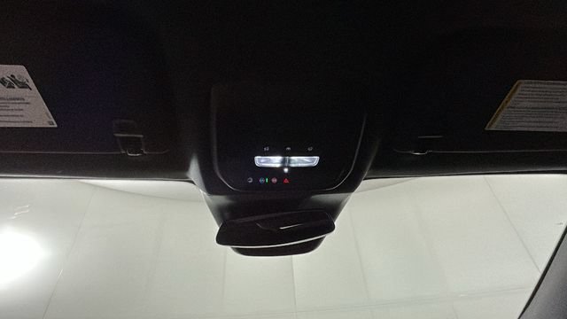 Used 2025 Chevrolet Blazer EV LT AWD/4WD image 25