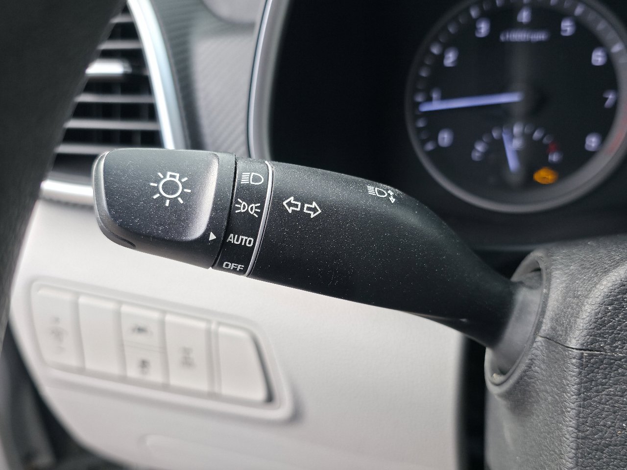 Used 2020 Hyundai Tucson SE image 29