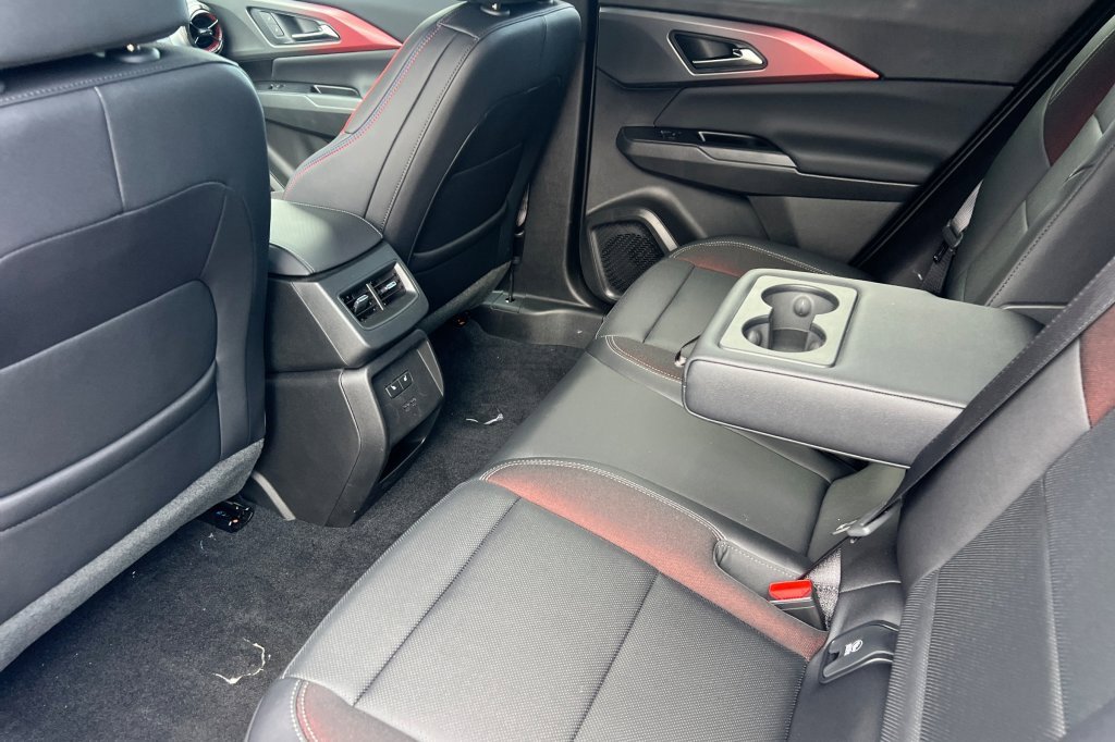 New 2025 Chevrolet Equinox EV RS image 9