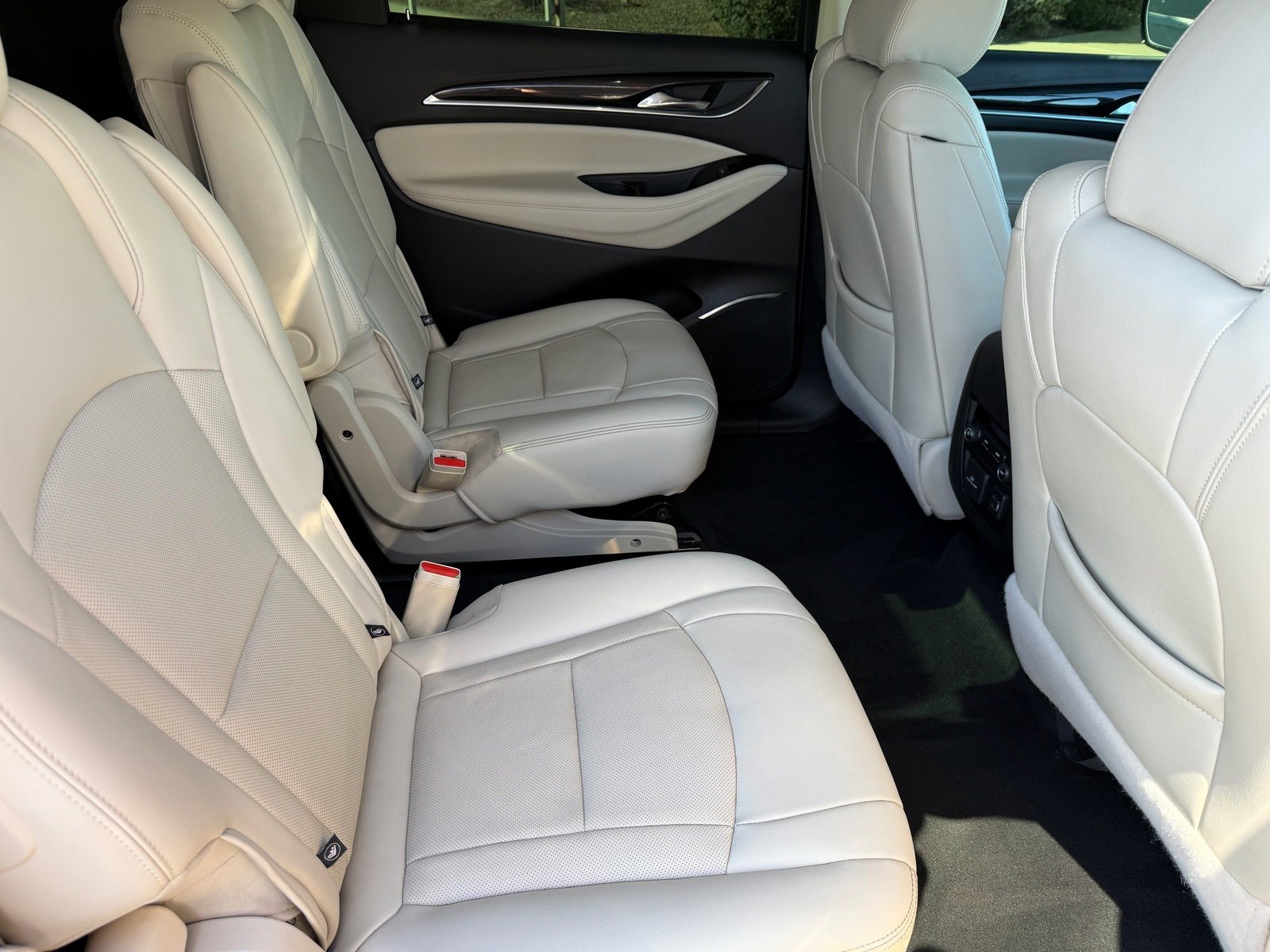 Used 2024 Buick Enclave Essence w/ Experience Buick Package image 15