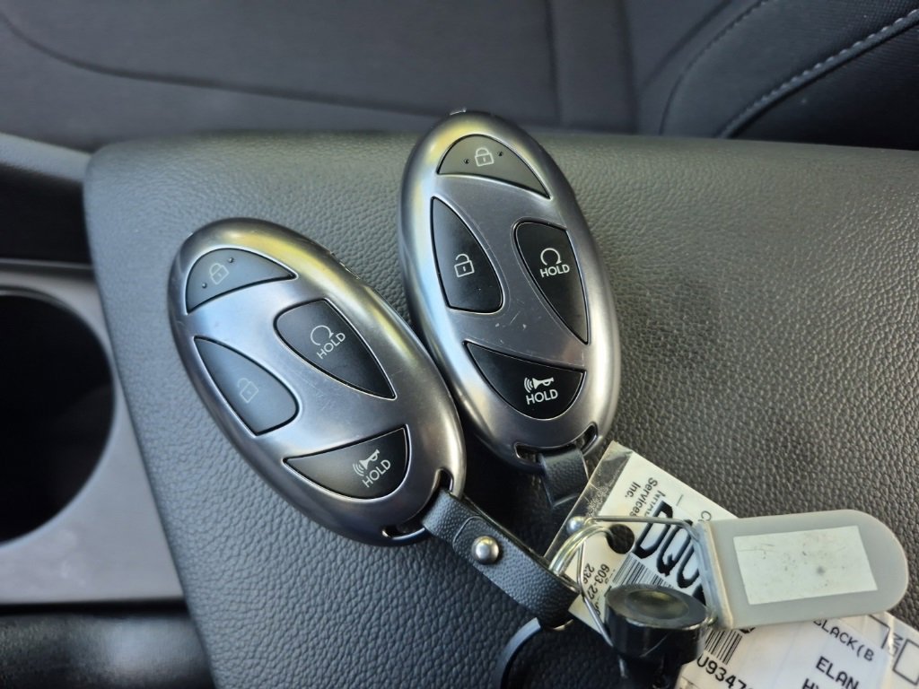 Used 2025 Hyundai Elantra Sport image 25