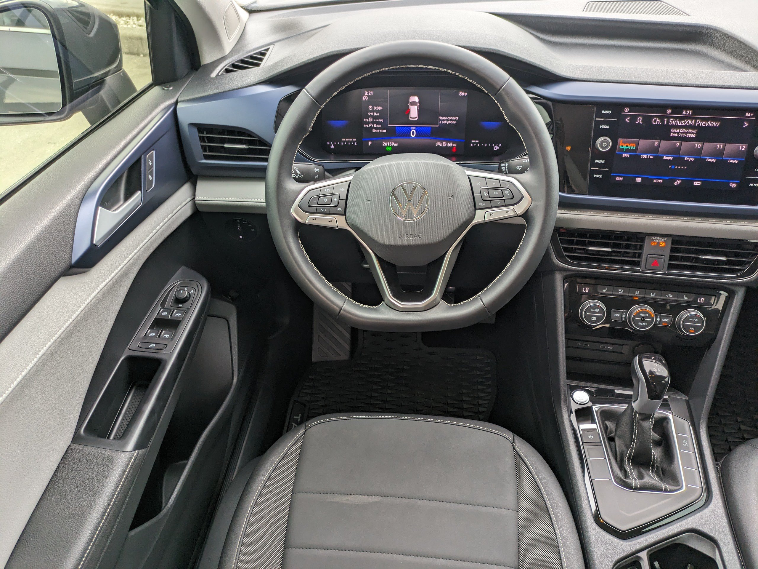 Certified 2024 Volkswagen Taos SE FWD image 16