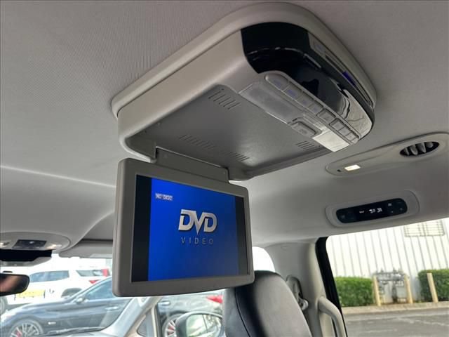 Used 2017 Chrysler Pacifica Touring Plus w/ Tire & Wheel Group FWD image 18
