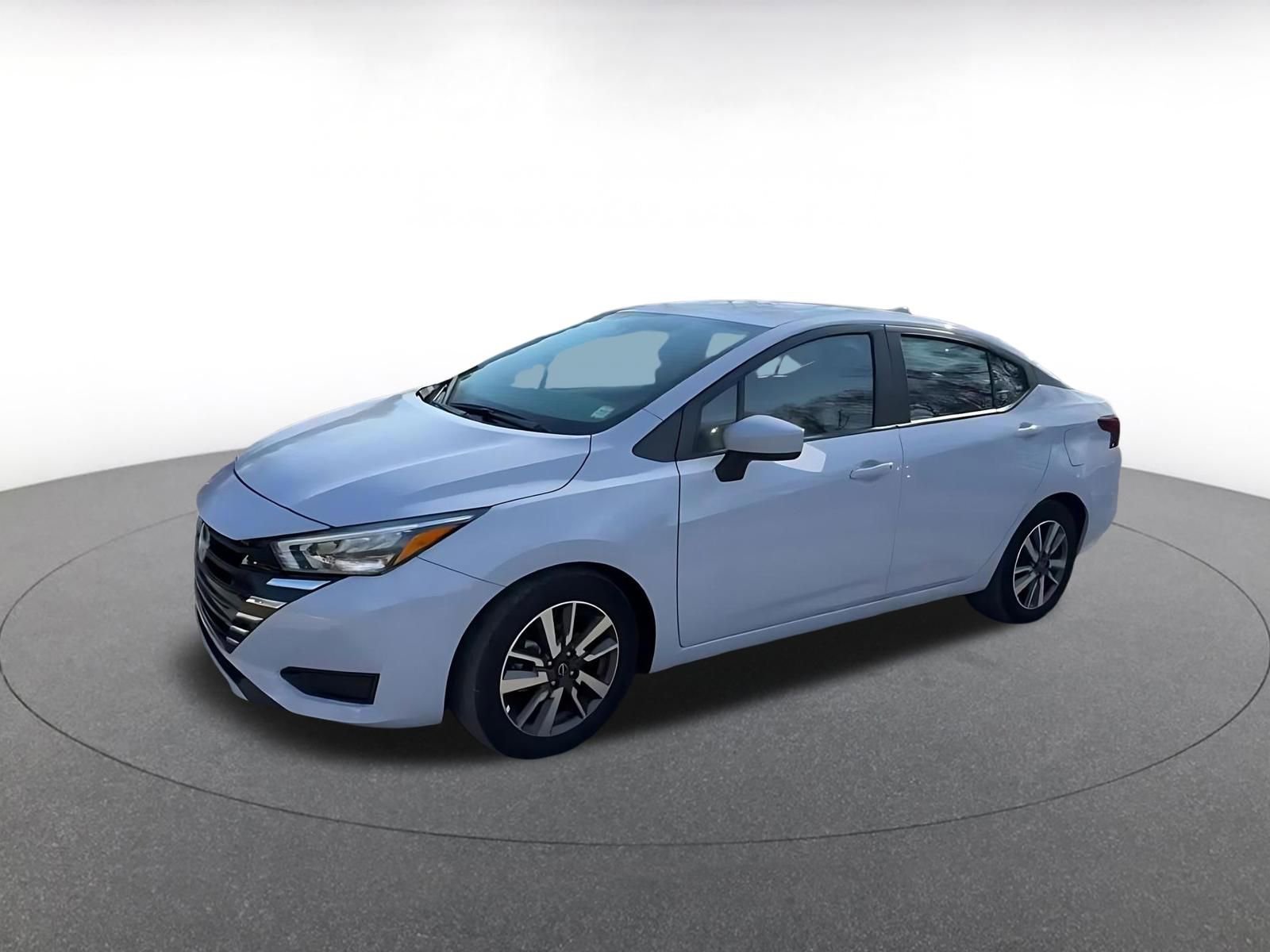 Used 2025 Nissan Versa SV FWD image 8