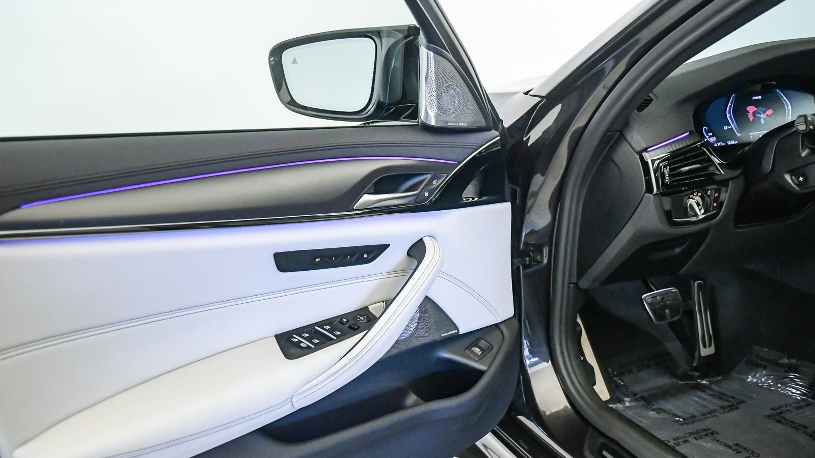 Used 2023 BMW M5 w/ Competition Package image 39