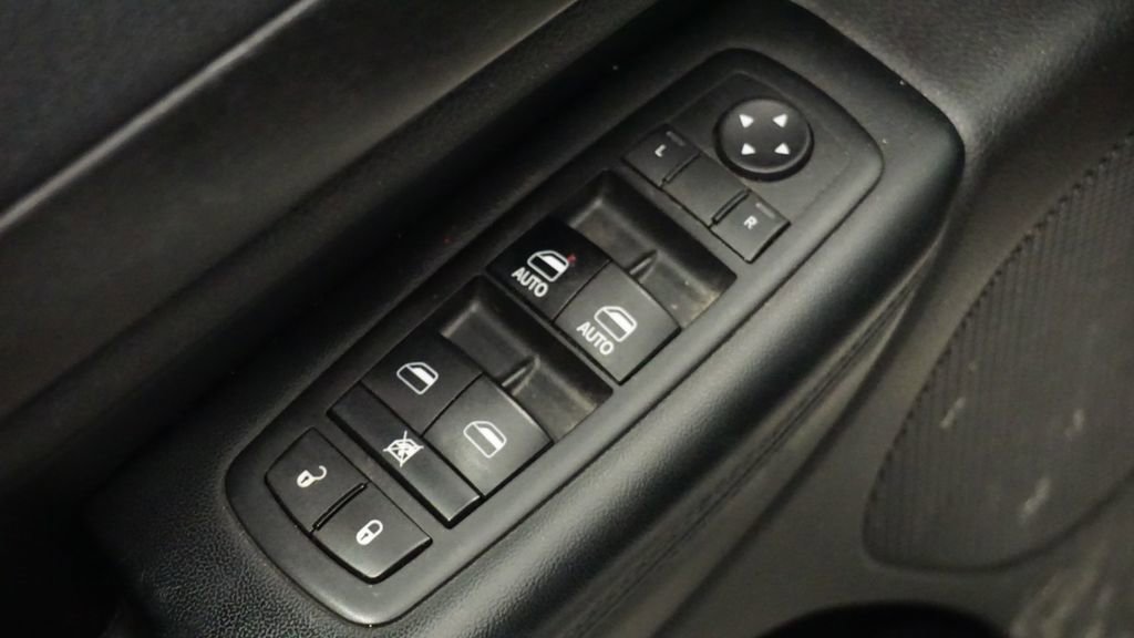 Certified 2017 Jeep Grand Cherokee Laredo w/ Quick Order Package 23E image 23