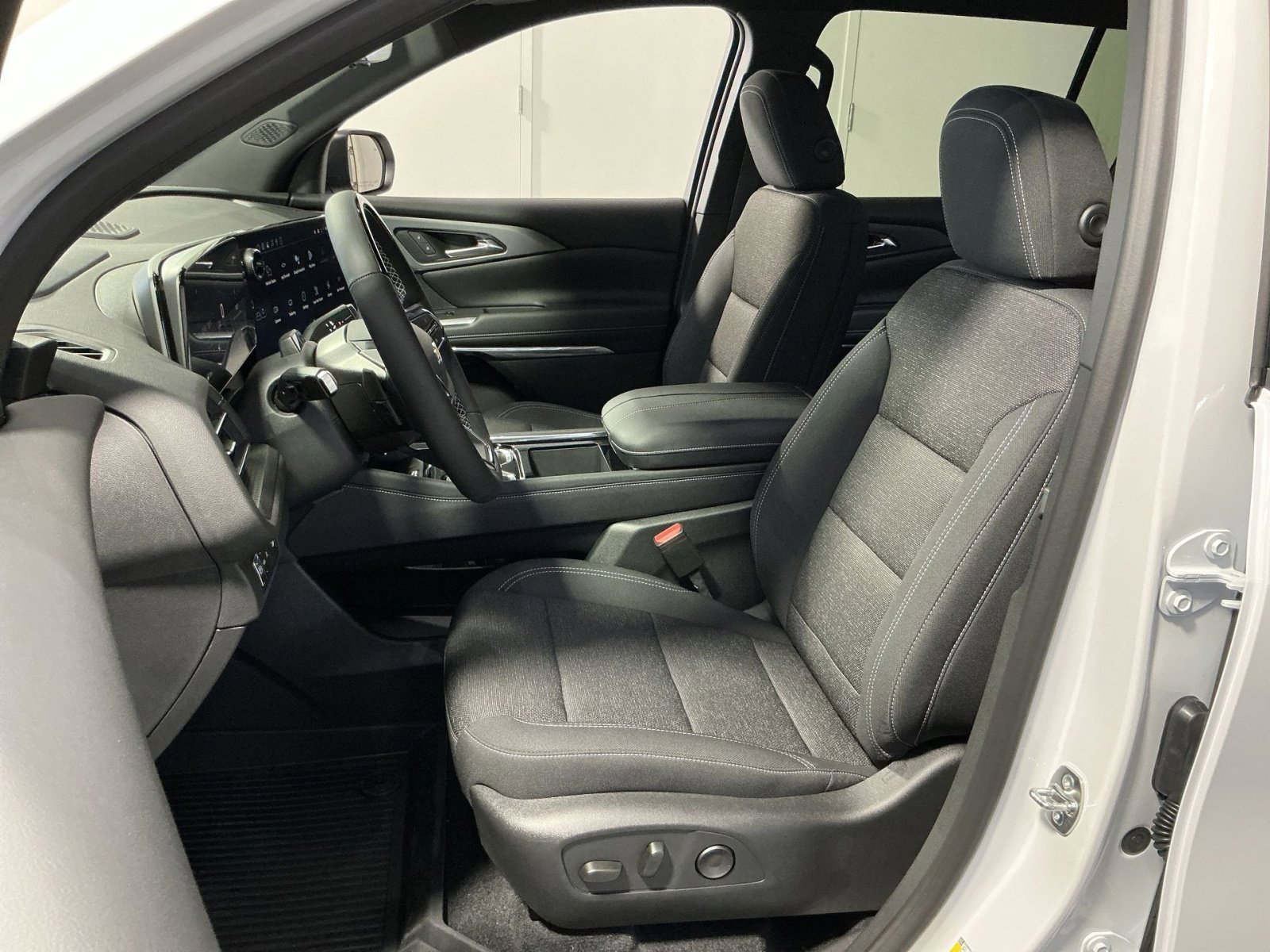 New 2026 Chevrolet Traverse LT w/ Enhanced Driving Package image 21